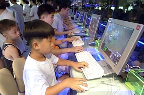 Niños surcoreanos jugando Starcraft