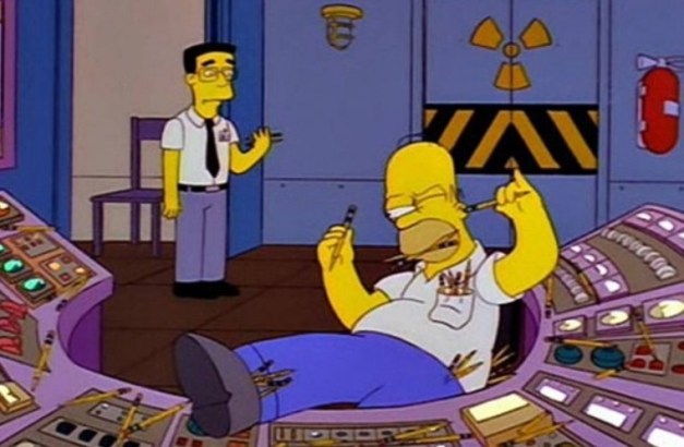 Homero Simpson tratando de ser profesional