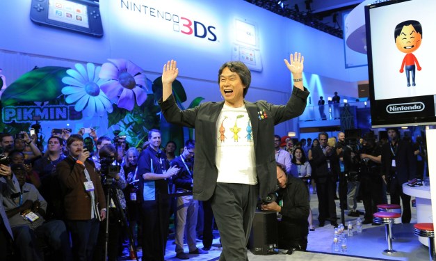 Shigeru Miyamoto con camiseta de Pikmin