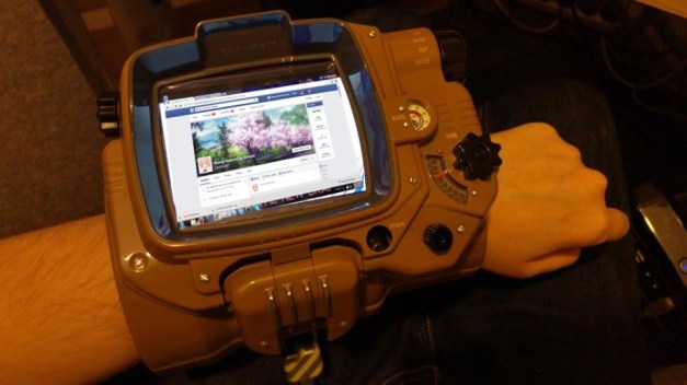 Fallout 4 - Pip-Boy Facebook